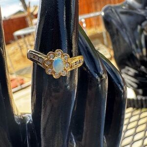 Japan K18 Gold and Opal Flower and Diamond Ring